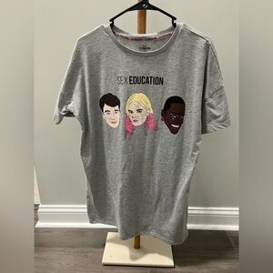 Netflix Sex Education Love to Lounge Gray T-Shirt size small